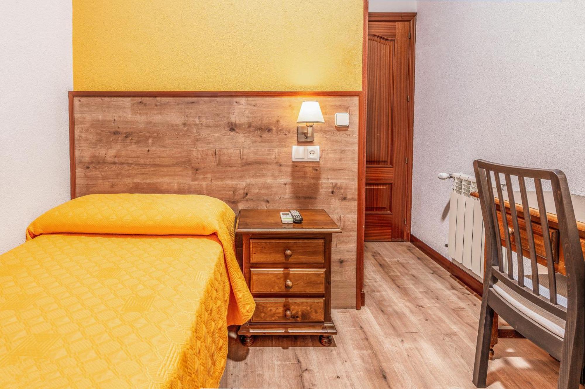 Single Room,1541937235:JPEG